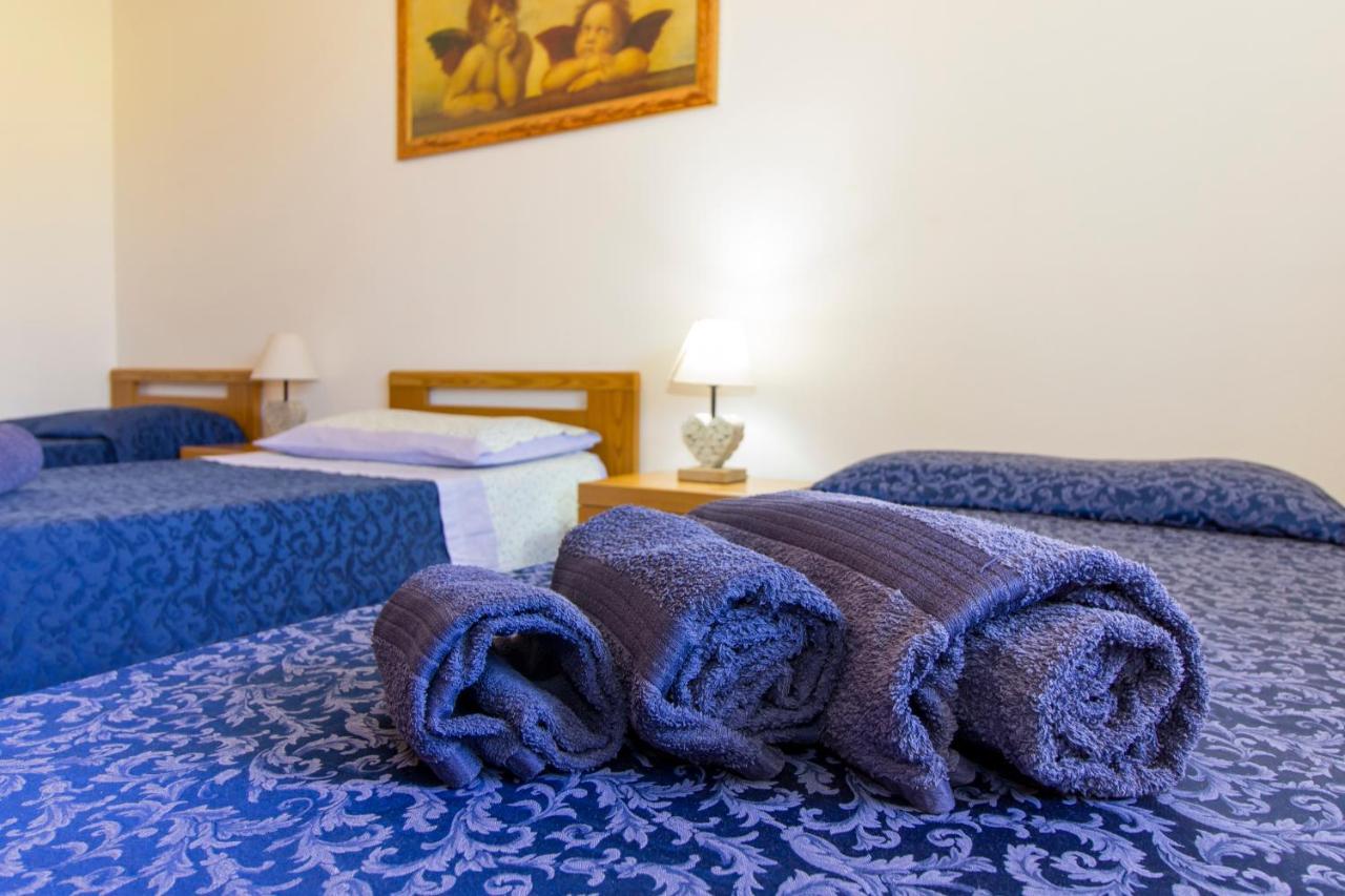 Appartamenti In Villa Con Ampio Giardino Esterno Posada  Extérieur photo